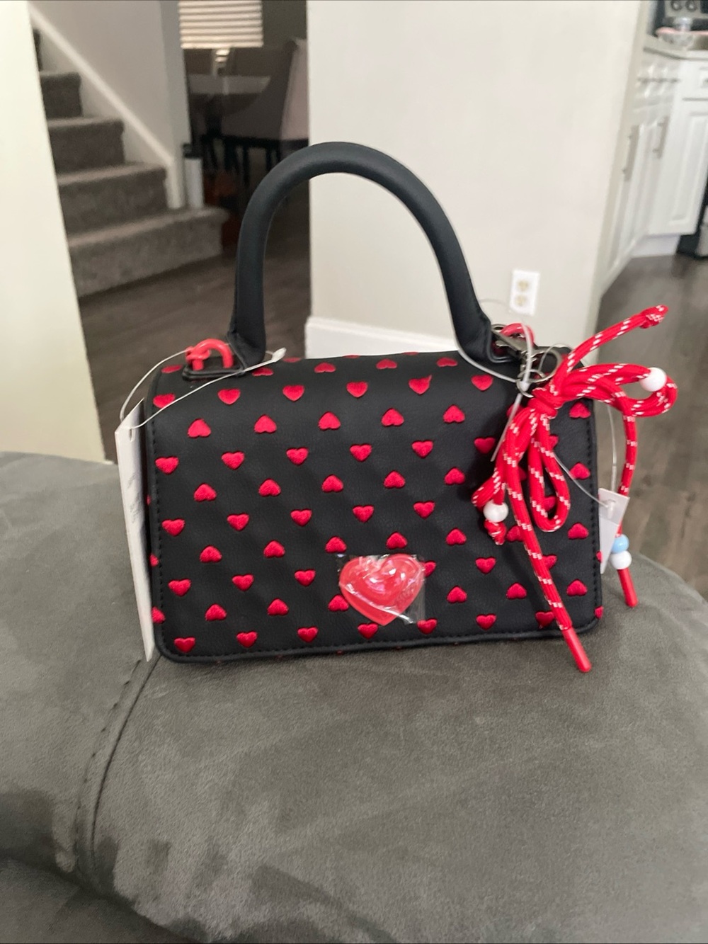 Betsey Johnson LBEVIE Black Red Hearts Crossbody Bag Purse Charm Valentines Day